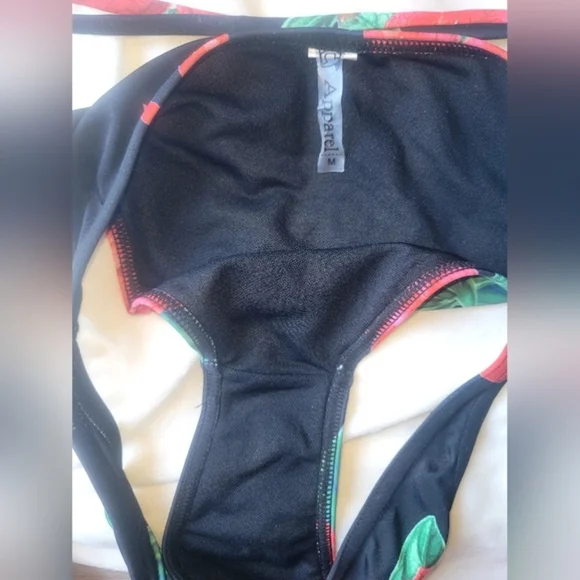 BEAUTIFUL‎ Floral High Neck Strappy Back Bikini Set - Picture 4 of 6